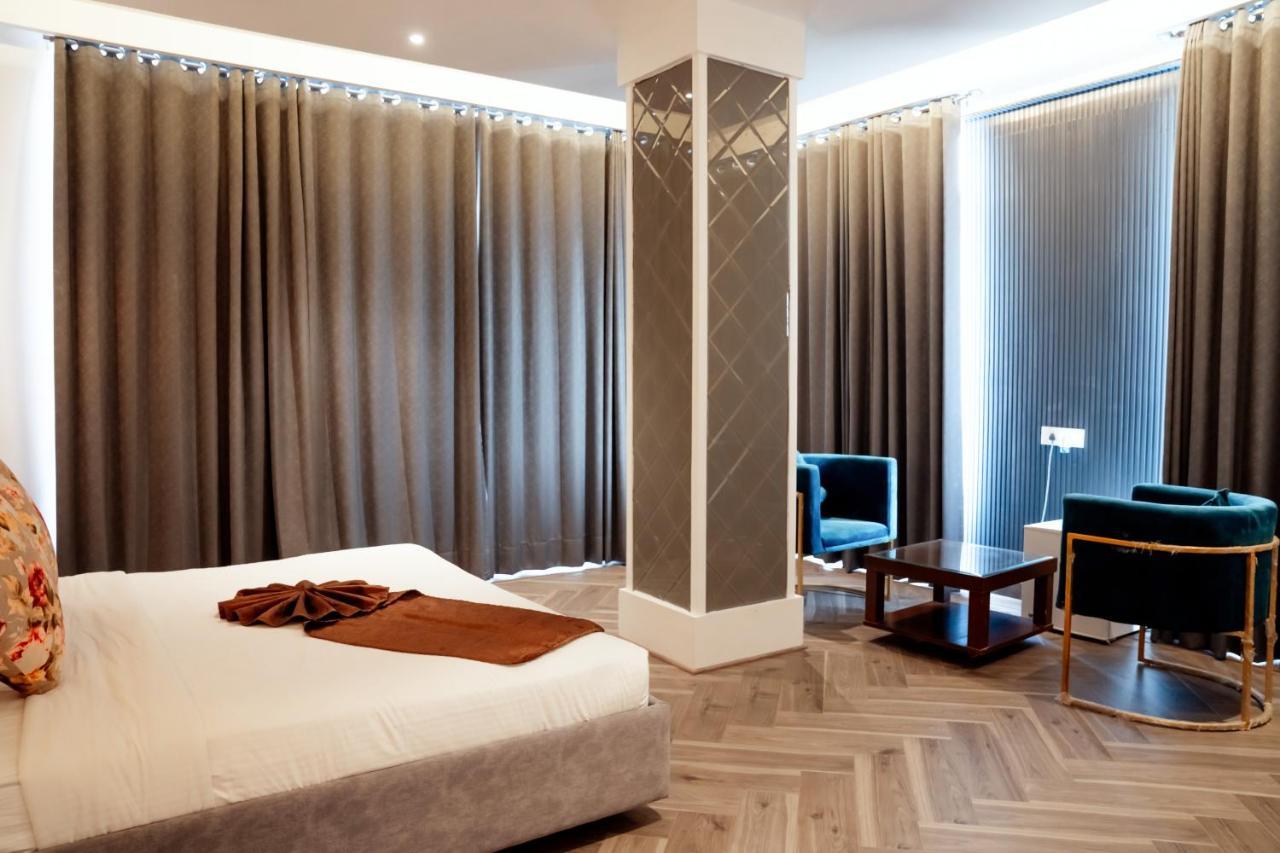 Redwood Resort 潘切库拉 外观 照片